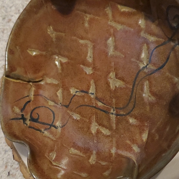 Hilborn Pottery Canada Brown Abstract Pottery Bowl - Picture 8 of 9